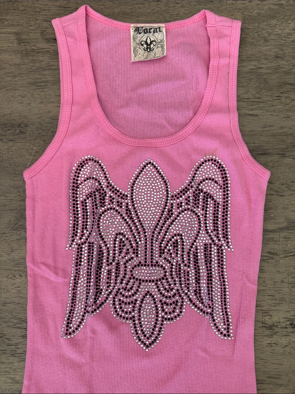 Vocal Apparel women’s crystal pink fleur de lis tank top size medium